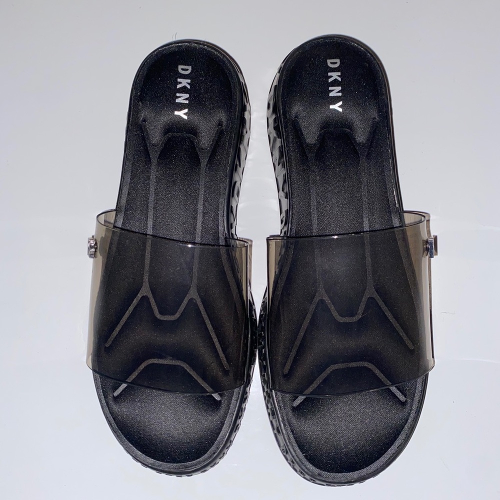 DKNY SANDALS